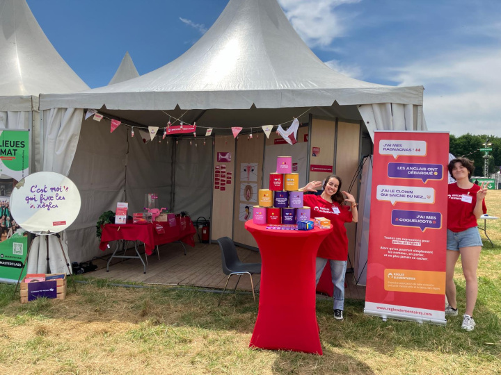 Un stand de l'association Règles élémentaires